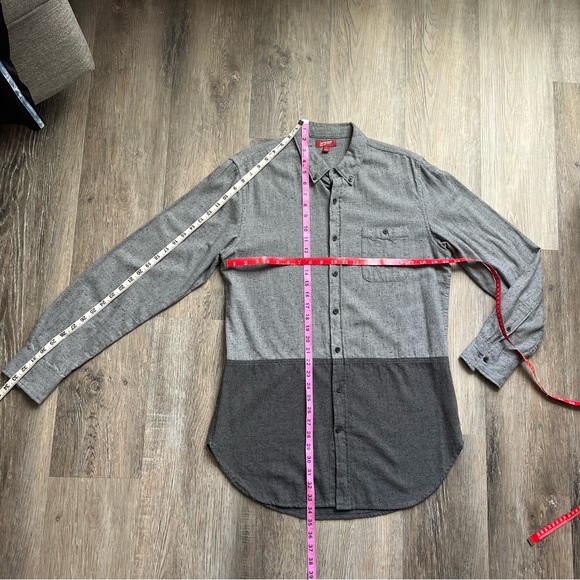 Arizona Jeans Co gray patch button down shirt - Picture 5 of 8